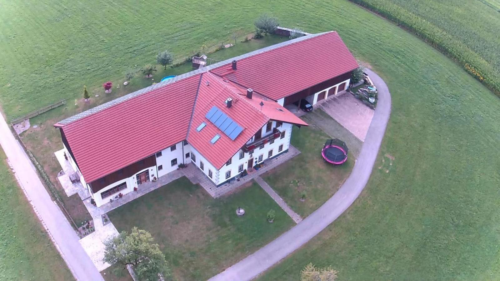 Ferienwohnung Glueck Saaldorf-Surheim Exterior photo